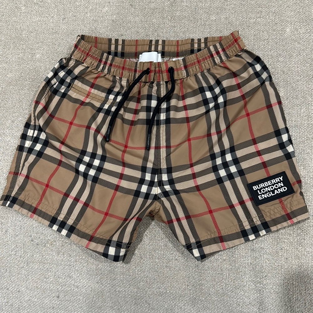 Toddler Burberry shorts size 2Y